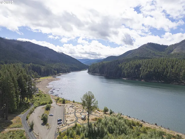 $370,000 | 360 Detroit Road South, Detroit, OR 97342