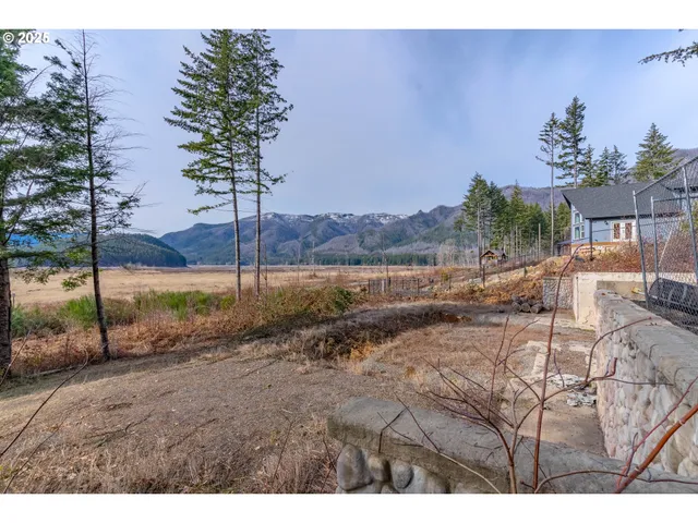 $370,000 | 360 Detroit Road South, Detroit, OR 97342