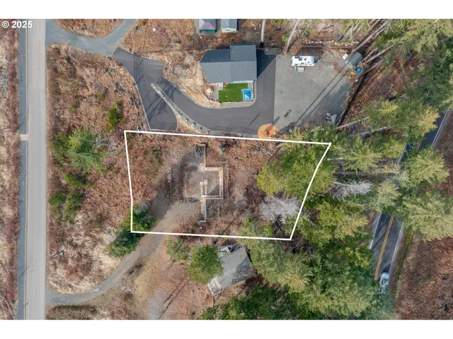 $370,000 | 360 Detroit Road South, Detroit, OR 97342