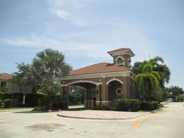 3214 Laurel Ridge Circle Riviera Beach, FL 33404 - Photo 4 of 10 IMG_0853