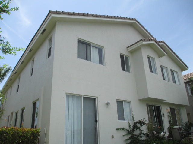 3214 Laurel Ridge Circle Riviera Beach, FL 33404 - Photo 5 of 10 IMG_0832