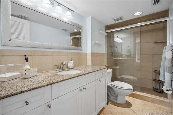 $3,000 | 10680 South Ocean Drive, Unit G 2, Jensen Beach, FL 34957