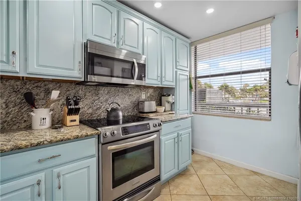 $3,000 | 10680 South Ocean Drive, Unit G 2, Jensen Beach, FL 34957