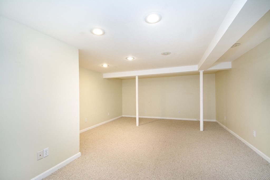 18 Liberty Pole Road Hingham, MA 02043 - Photo 31 of 37 an empty room with a empty space