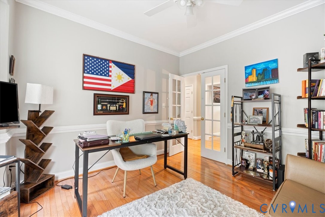 28 Millbrook Road Stafford, VA 22554 - Photo 23 of 44 a living room with furniture a rug and a flat screen tv