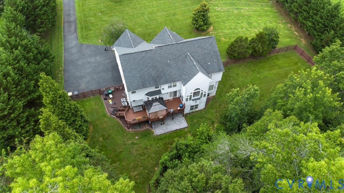 28 Millbrook Road Stafford, VA 22554 - Photo 8 of 44 an aerial view of a house with garden space and sitting area