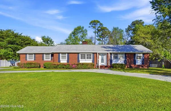 $582,500 | 327 Pinecliff Drive, Wilmington, NC 28409