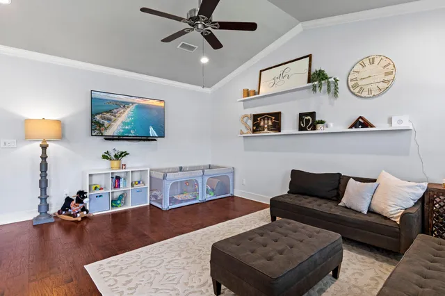 $3,100 | 828 Cannon Lane, Destin, FL 32541