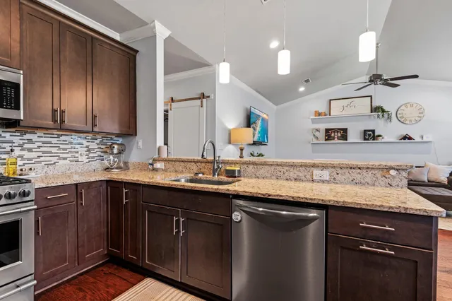 $3,100 | 828 Cannon Lane, Destin, FL 32541