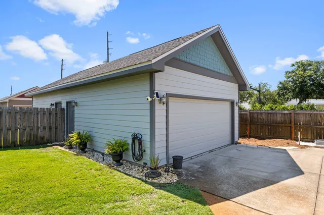 $3,100 | 828 Cannon Lane, Destin, FL 32541