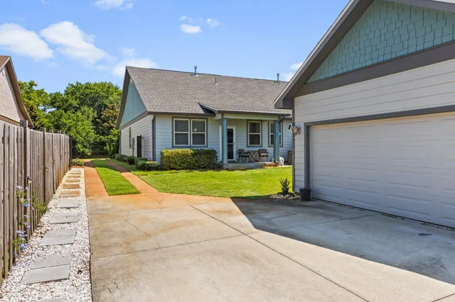 $3,100 | 828 Cannon Lane, Destin, FL 32541