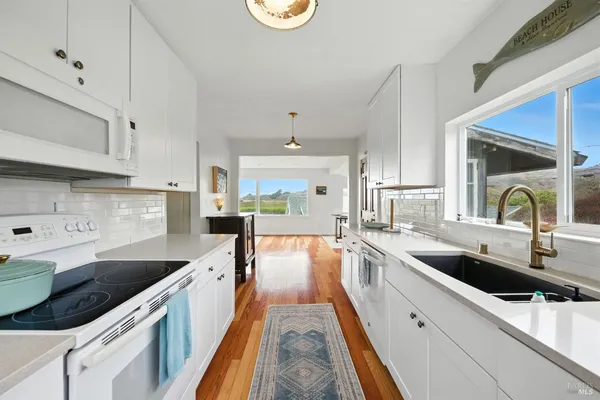 $3,750 | 195 Ocean View Avenue, Bodega Bay, CA 94923