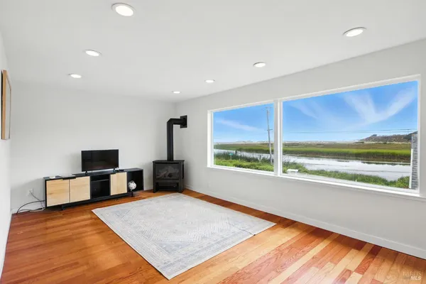 $3,750 | 195 Ocean View Avenue, Bodega Bay, CA 94923