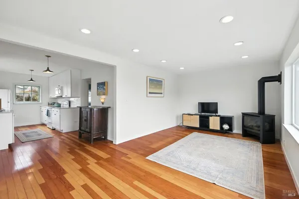 $3,750 | 195 Ocean View Avenue, Bodega Bay, CA 94923