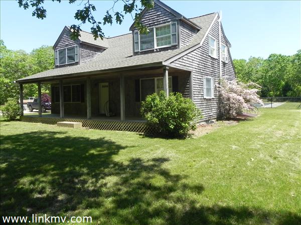38 Post Oak Road Chilmark, MA 02535 - Photo 1 of 17 http://d1qzqeyxiitrap.cloudfront.net/photos/22200/600/52eb4462.jpg