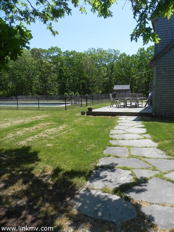 38 Post Oak Road Chilmark, MA 02535 - Photo 6 of 17 http://d1qzqeyxiitrap.cloudfront.net/photos/22200/600/81c3ca9f.jpg