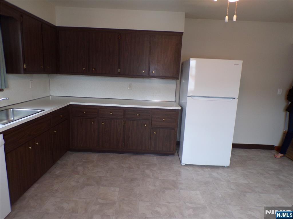 22 John Street, Unit 2 East Rutherford, NJ 07073 - Photo 3 of 12 Gallery Image 3