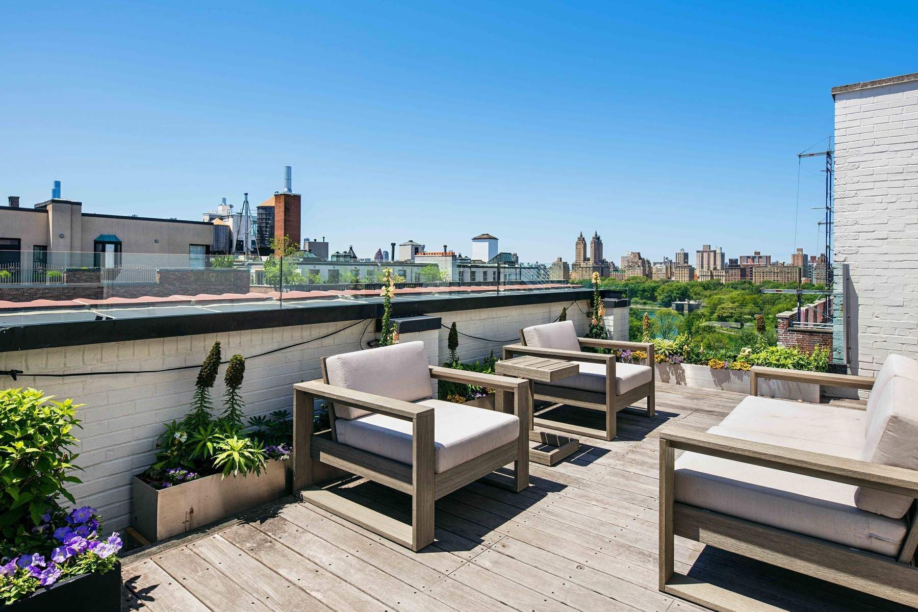 9 East 96th Street, Unit PH Manhattan, NY 10128 - Photo 4 of 18 a view of a terrace with furniture