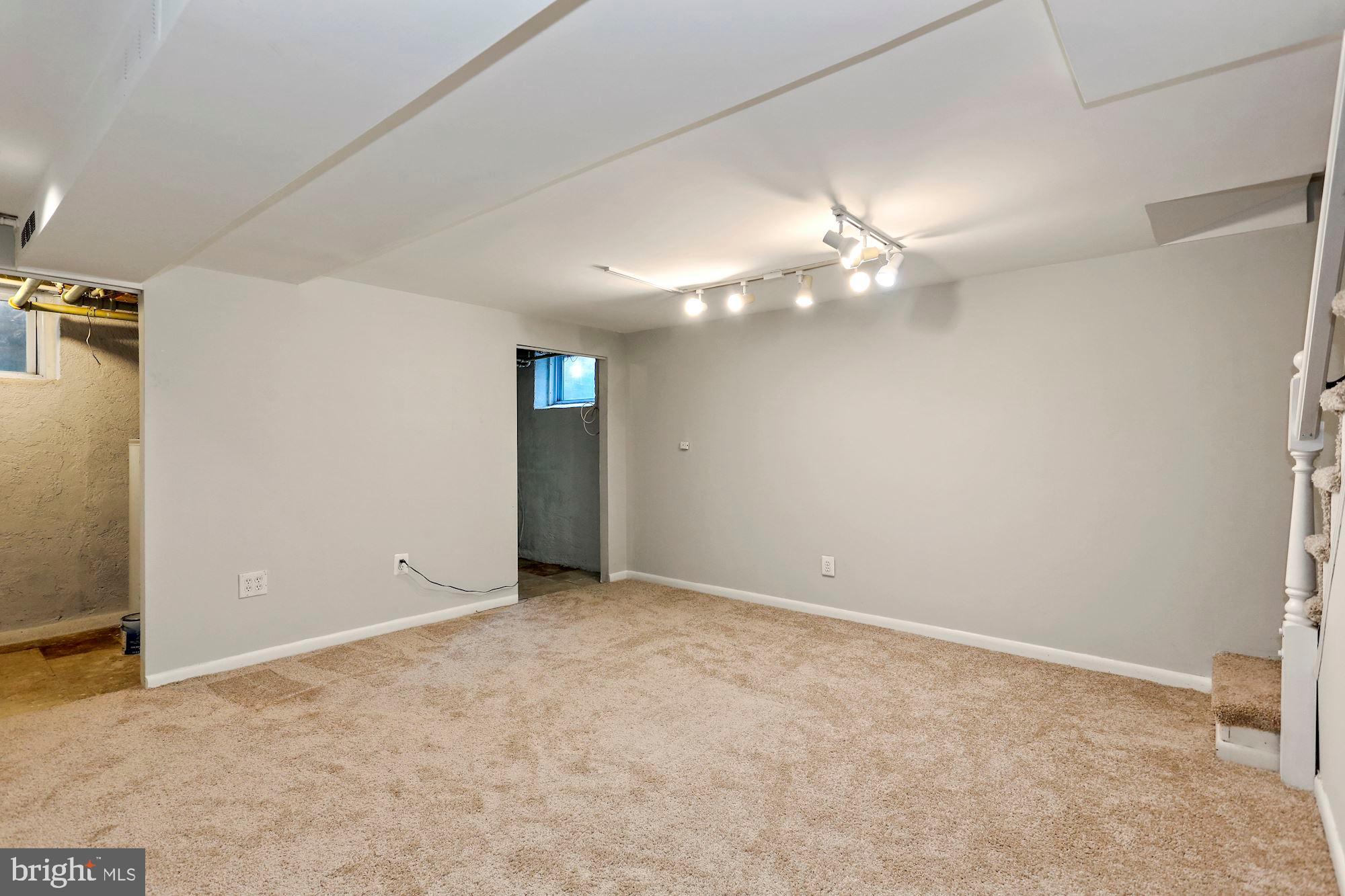 1709 North Glebe Road Arlington, VA 22207 - Photo 22 of 31