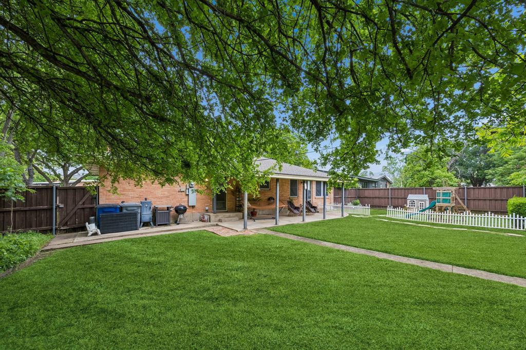 8811 Rolling Rock Lane Dallas, TX 75238 - Photo 27 of 30