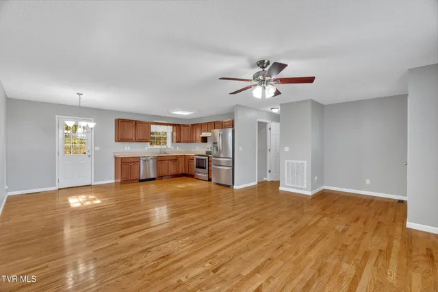 $2,500 | 1125 Faye Street, Unit 11, Kingsport, TN 37660