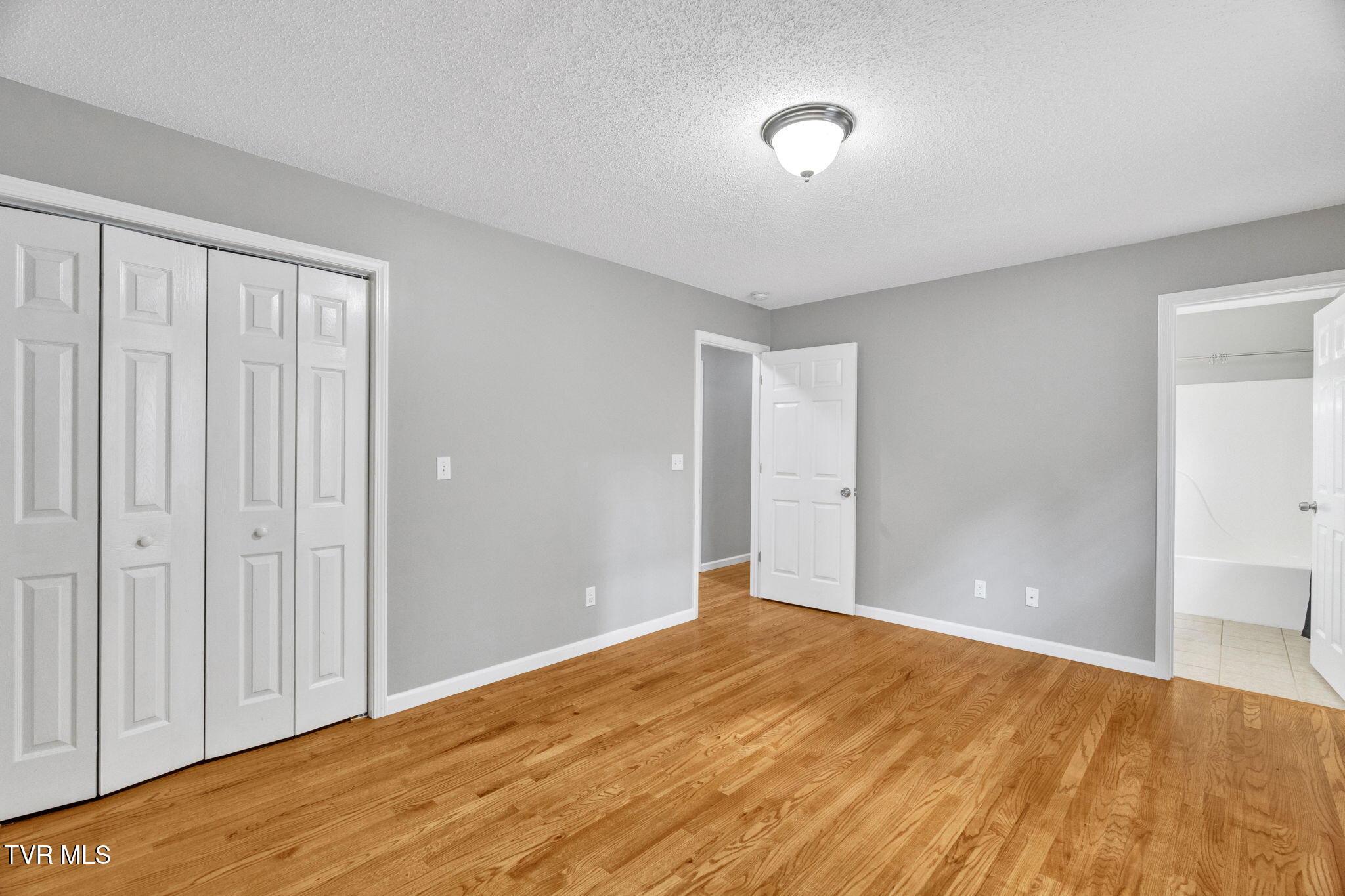 1125 Faye Street, Unit 11 Kingsport, TN 37660 - Photo 3 of 36 18-web-or-mls-DSC09816