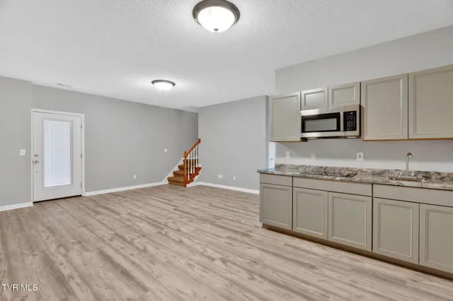 $2,500 | 1125 Faye Street, Unit 11, Kingsport, TN 37660