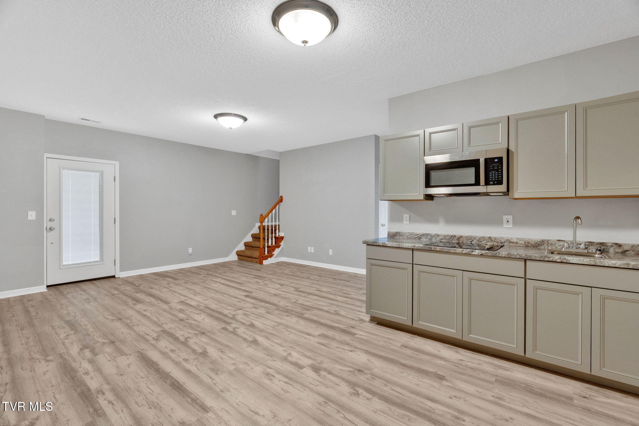 1125 Faye Street, Unit 11 Kingsport, TN 37660 - Photo 10 of 36 27-web-or-mls-DSC09750