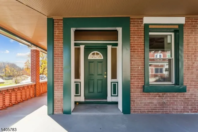 $3,200 | 786 South Main Street, Unit 2, Phillipsburg, NJ 08865