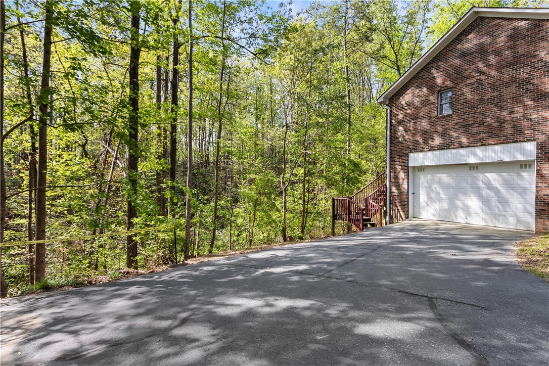 112 Jocassee Falls Road Salem, SC 29676 - Photo 26 of 37