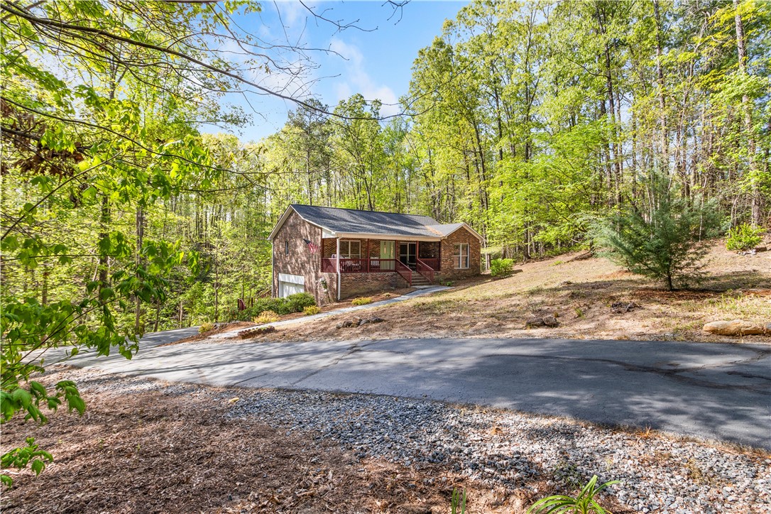 112 Jocassee Falls Road Salem, SC 29676 - Photo 7 of 37