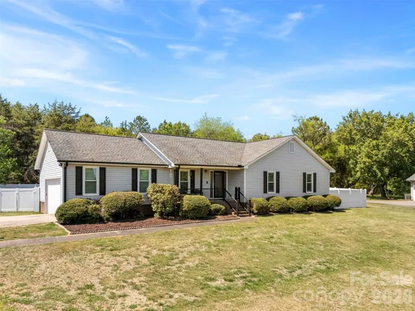 $389,000 | 114 Cross Creek Drive, Cherryville, NC 28021