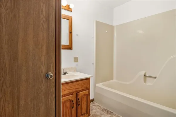 $535,000 | 604 North 13th Terrace, Savannah, MO 64485