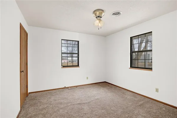 $535,000 | 604 North 13th Terrace, Savannah, MO 64485