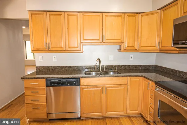 a view of a black and white wall