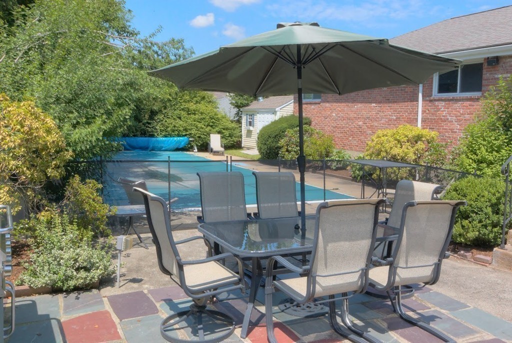 23 Donna Road Newton, MA 02459 - Photo 25 of 30 Gallery Image 25