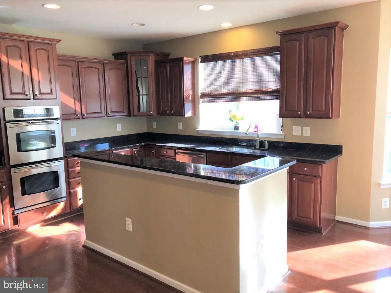 1306 Wright Court Fredericksburg, VA 22401 - Photo 5 of 25 Island with Gas Cooktop