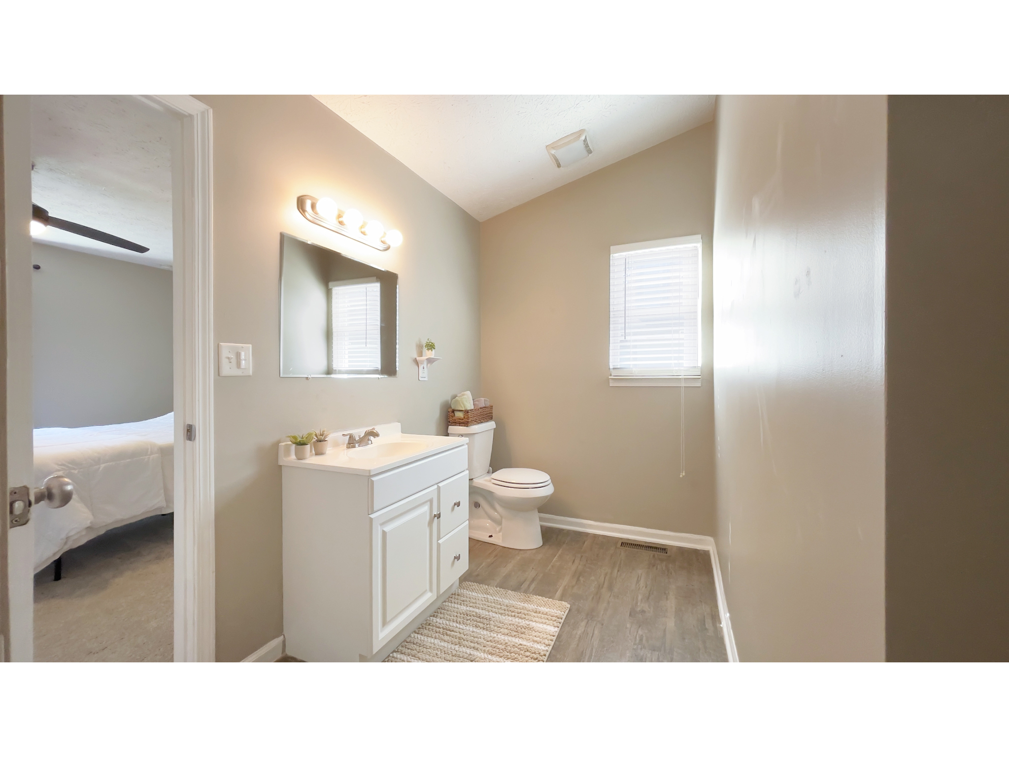 9161 Warwick Road Indianapolis, IN 46240 - Photo 13 of 27