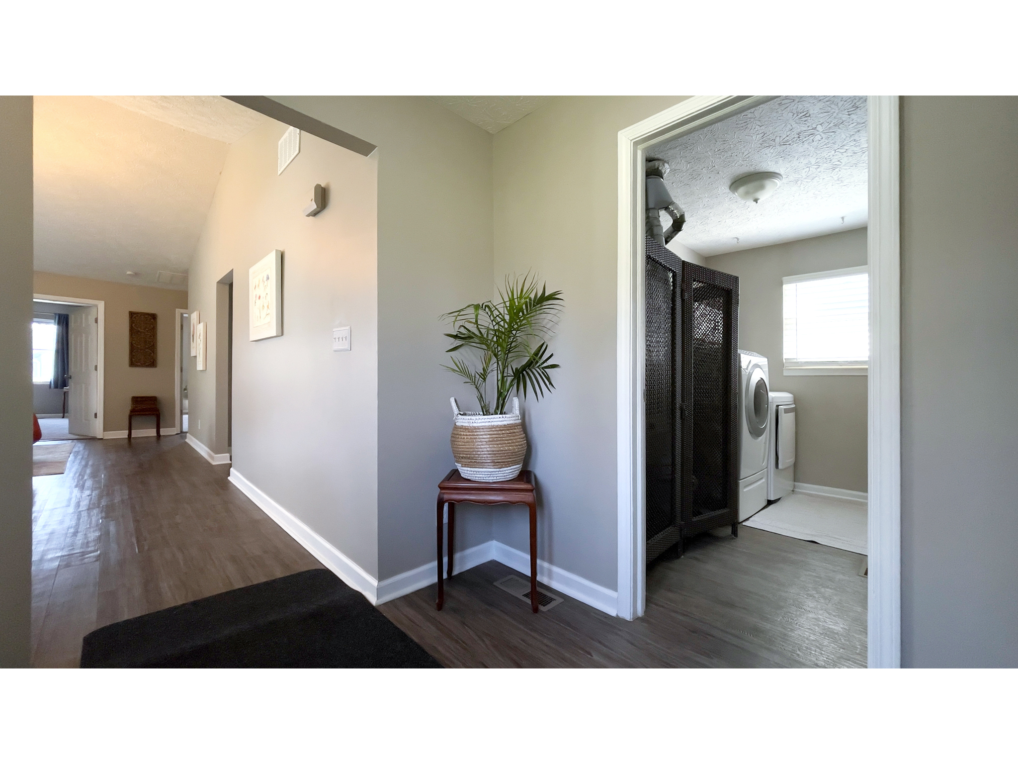 9161 Warwick Road Indianapolis, IN 46240 - Photo 3 of 27