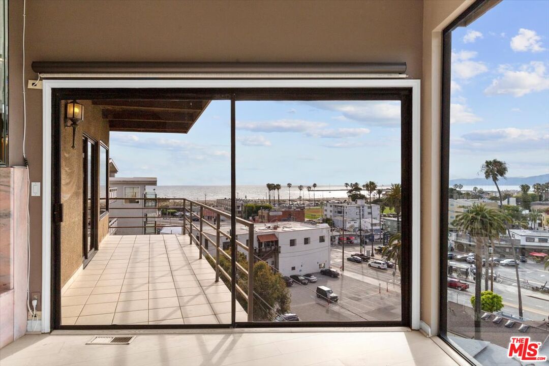 243 Montreal Street Playa del Rey, CA 90293 - Photo 8 of 47