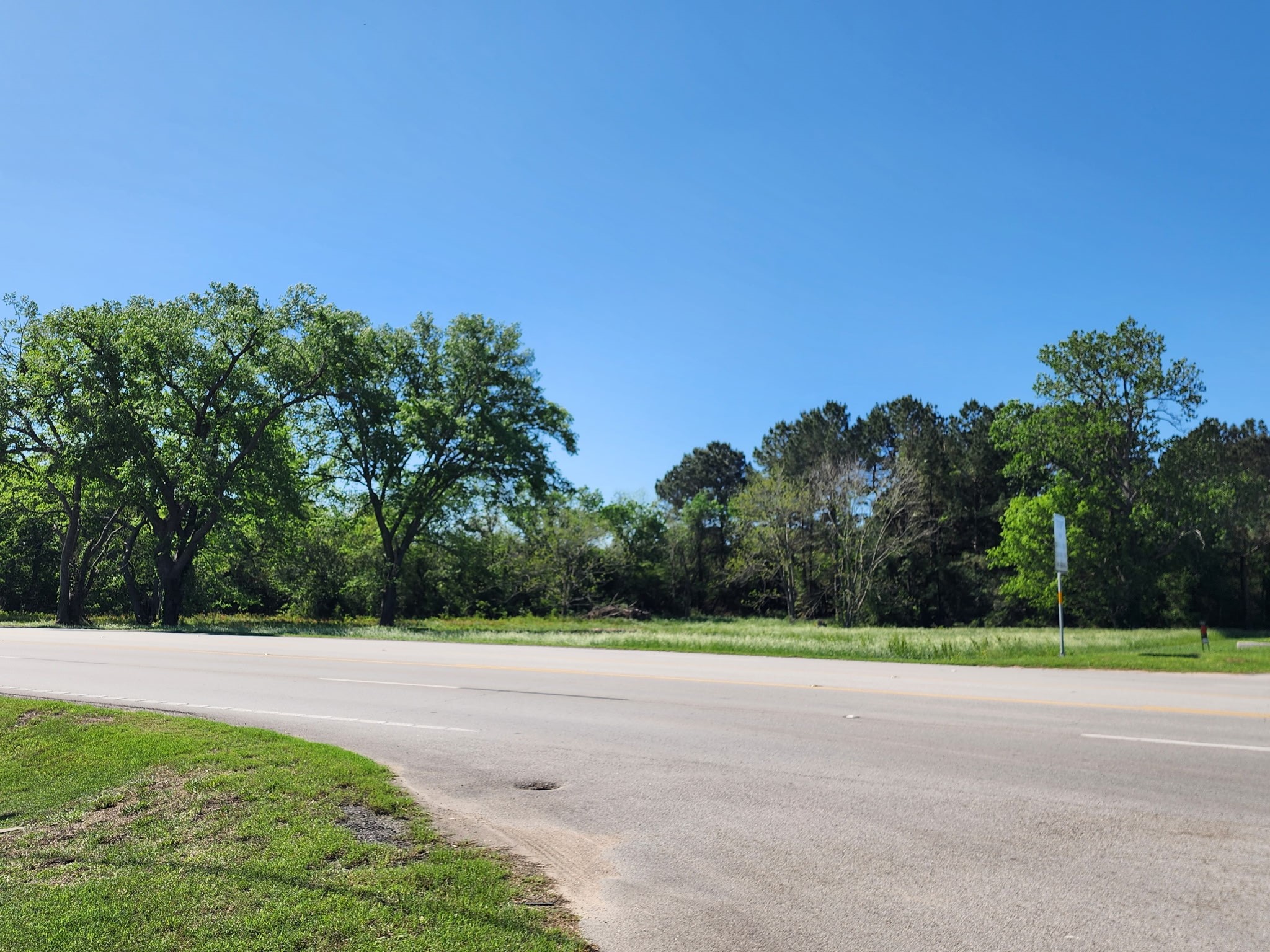 290 Hempstead Tx 77445 Hempstead, TX 77445 - Photo 4 of 8 a view of a green field