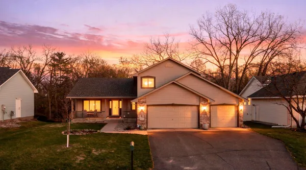 $574,900 | 2655 North Barclay Street, Maplewood, MN 55109