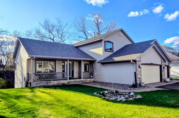 $574,900 | 2655 North Barclay Street, Maplewood, MN 55109