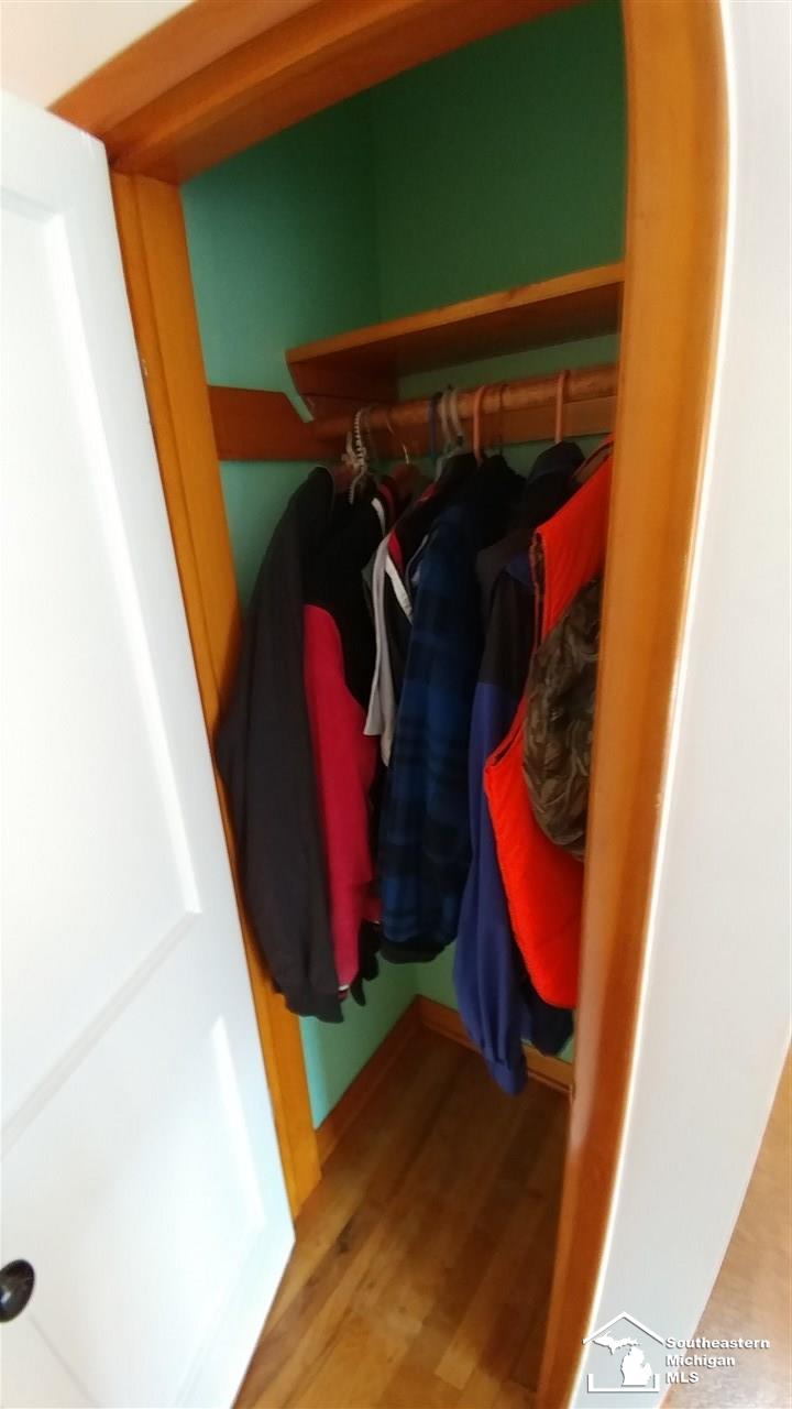 27233 Sibley Road Romulus, MI 48174 - Photo 34 of 40 Upper Closet