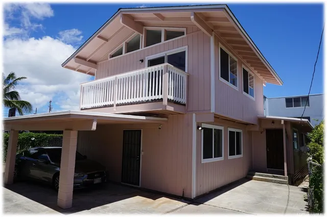a view of a house with entryway and stairs