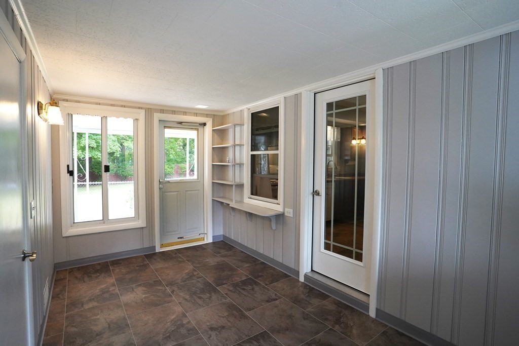 19 Everett Street Taunton, MA 02780 - Photo 20 of 35