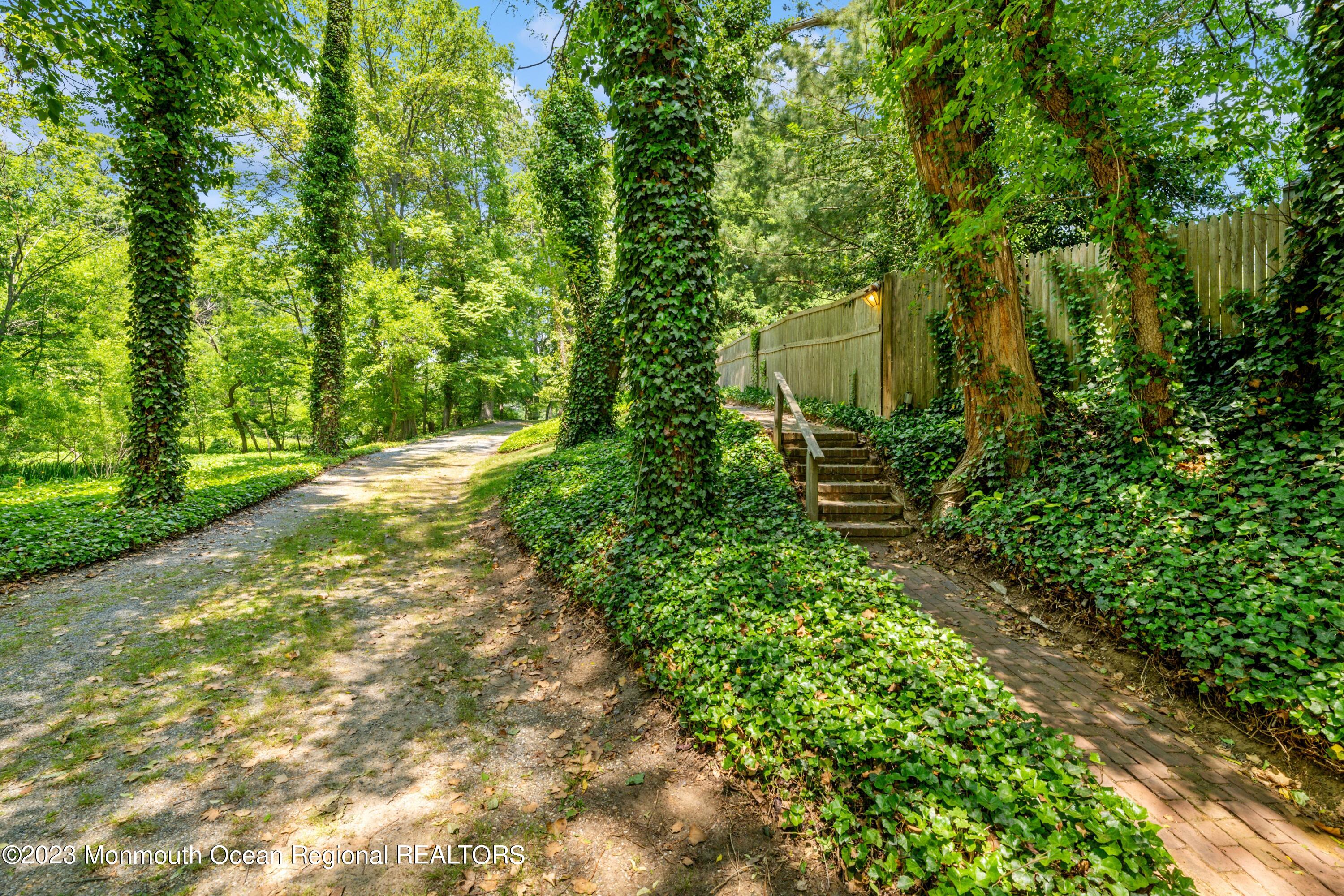 383 River Road Fair Haven, NJ 07704 - Photo 6 of 59 03_383RiverRd_2003_HiResR