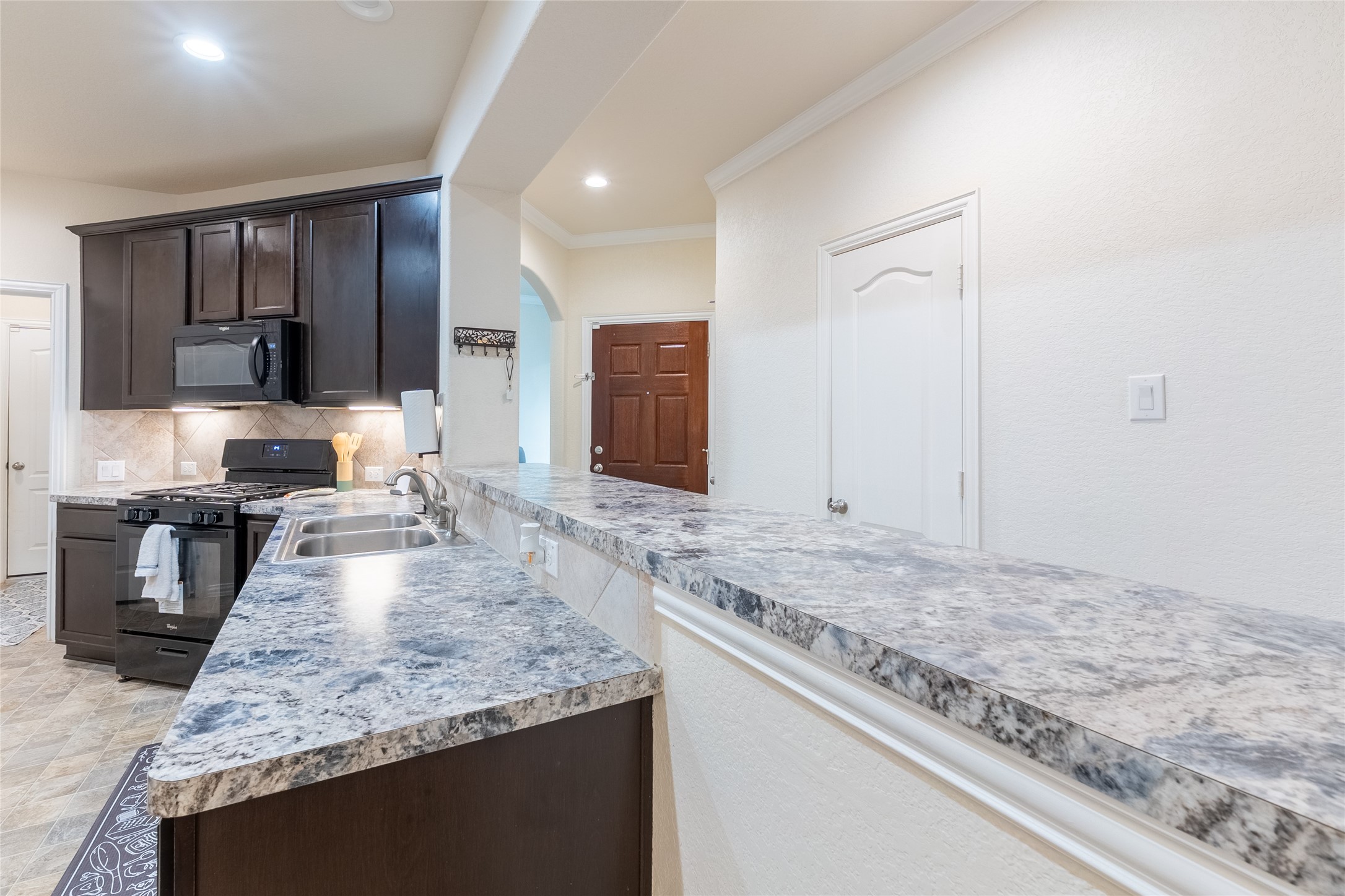 11413 Hackmatack Way Houston, TX 77066 - Photo 8 of 33