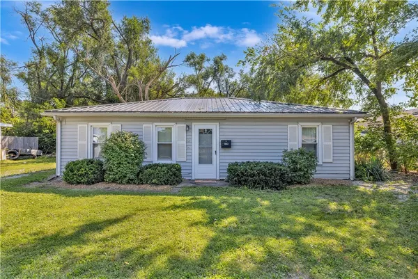 $104,900 | 1803 20th Street, Charleston, IL 61920