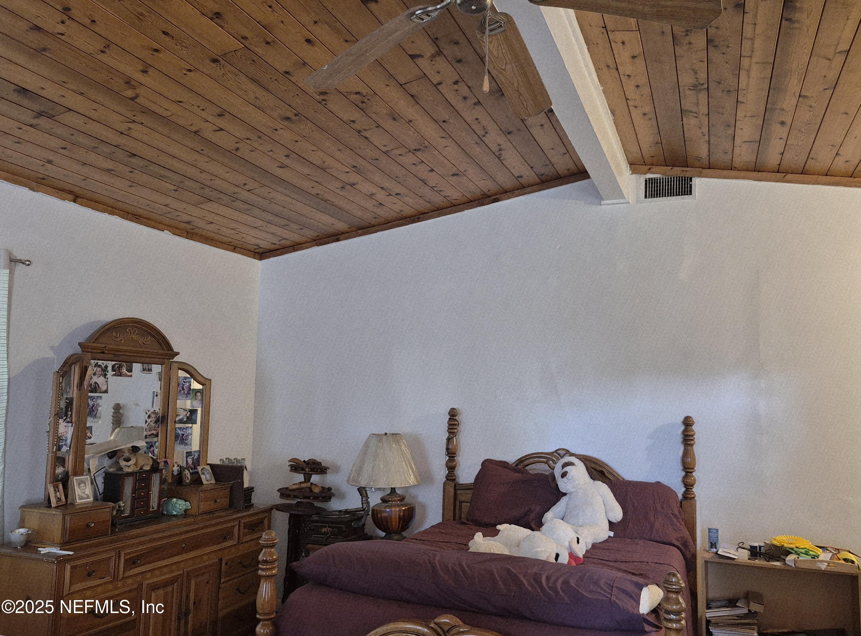 282 Byrd Road Crescent City, FL 32112 - Photo 13 of 24 a living room with furniture
